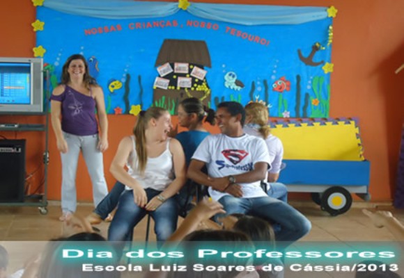 Dança das cadeiras  professores - Dia dos Professores.jpg