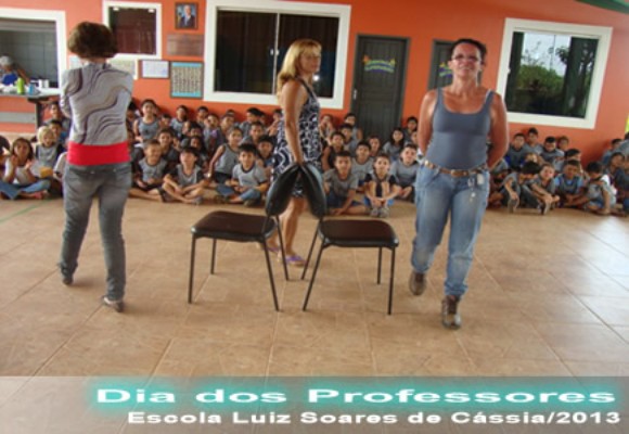 Dança das cadeiras com as Profª - Dia dos Professores.jpg