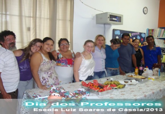 Professores em foto - Dia dos Professores.jpg